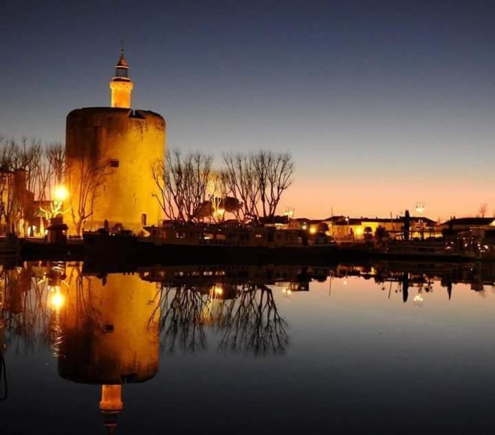 Chambres Dhotes La Maison Diderot Aigues-Mortes Esterno foto